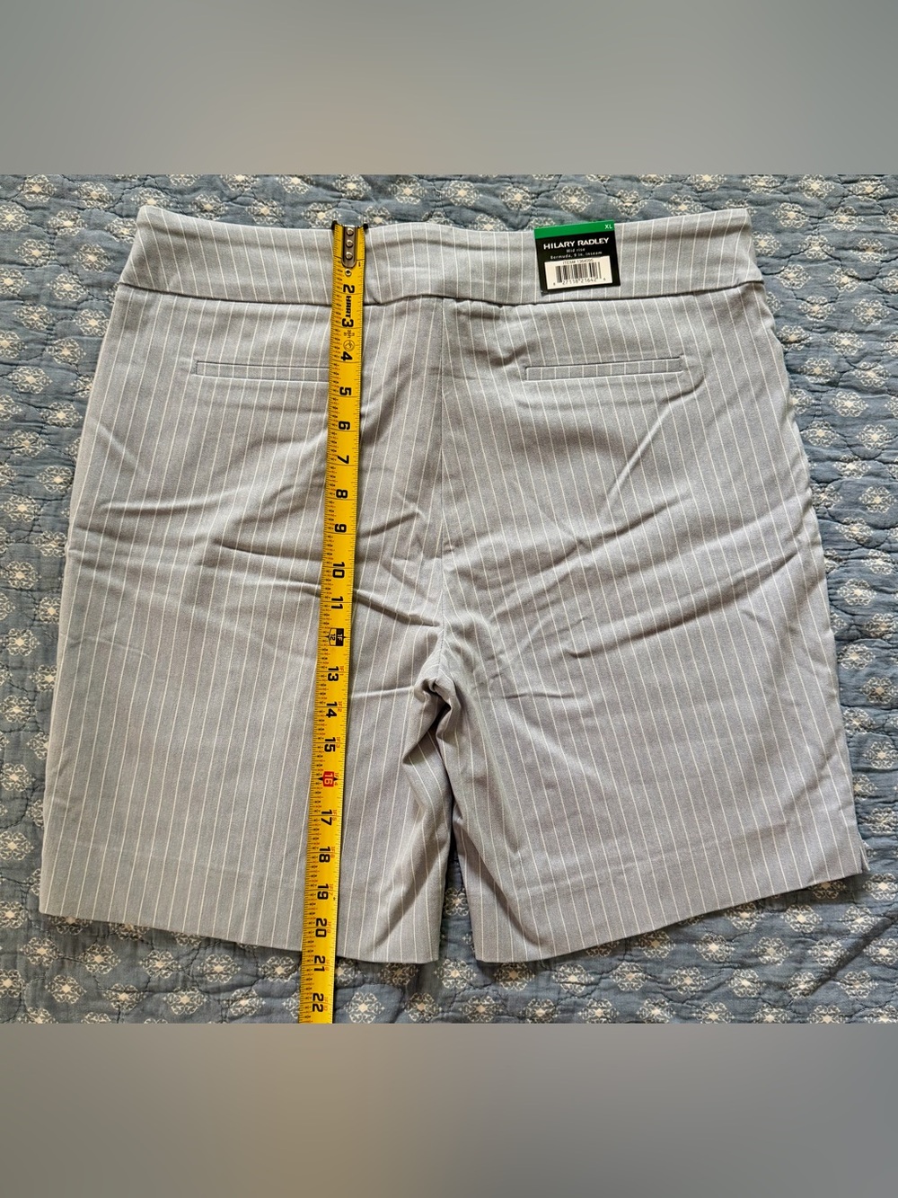 Hilary Radley Women's Pinstripe Bermuda Shorts Sz XL - Picture 4 of 6